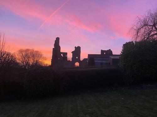 Cosy Cottage Right Next To Sheriff Hutton Castle.