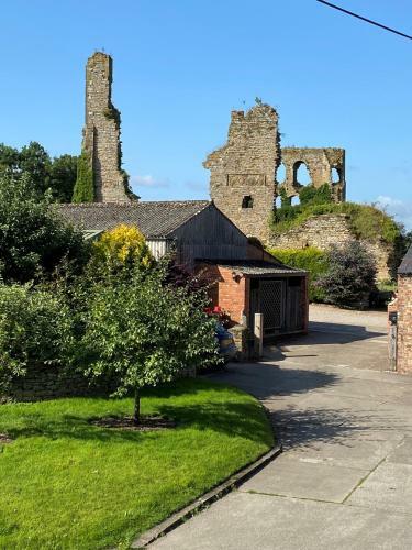 Cosy Cottage Right Next To Sheriff Hutton Castle.