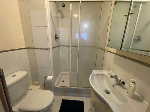 Wonderful 2-bed Apartment In Slough