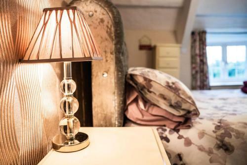 Charming 2 Bed Cottage In North Molton With Hottub