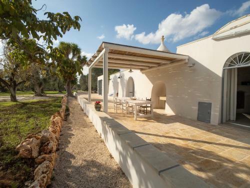 Trullo Fiorone With Private Pool
