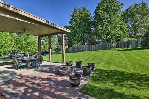 Spacious Omaha Home With Expansive Yard And Patio