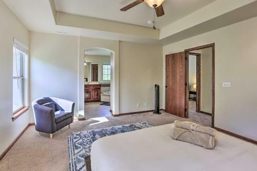 Spacious Omaha Home With Expansive Yard And Patio