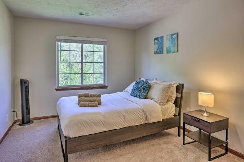 Spacious Omaha Home With Expansive Yard And Patio