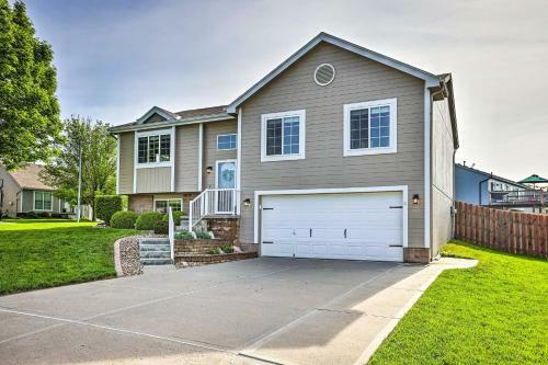 Pet-friendly Omaha Family Home With Bbq Deck!