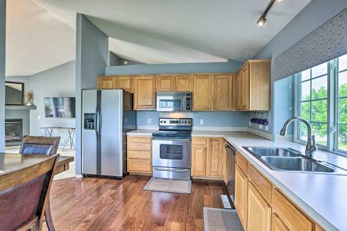 Pet-friendly Omaha Family Home With Bbq Deck!