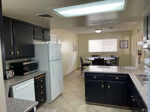Charming 3br 2ba Home Located 5 Mins To Downtown