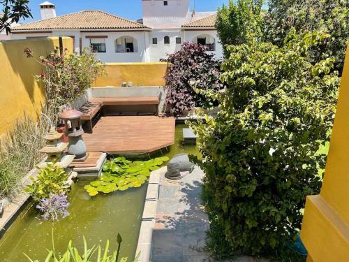 Charming Townhouse In Alcaidesa With Communal Pool