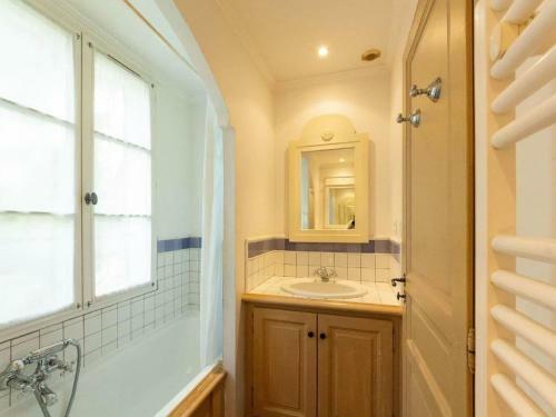 Pretty Holiday Home With Private Garden And Communal Pools, Grimaud