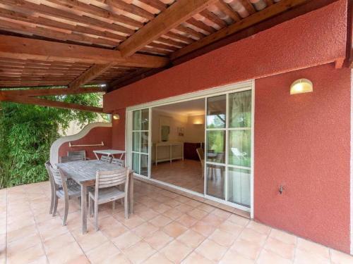 Pretty Holiday Home With Private Garden And Communal Pools, Grimaud