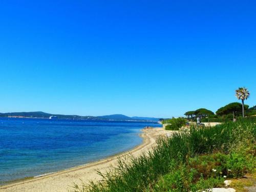 Pretty Holiday Home With Private Garden And Communal Pools, Grimaud