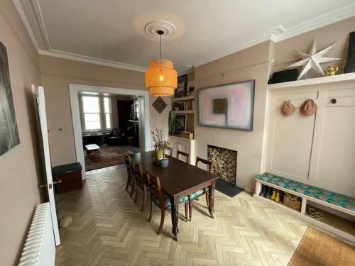 Victorian Beach House With Parking