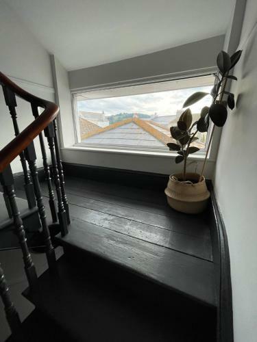 Victorian Beach House With Parking
