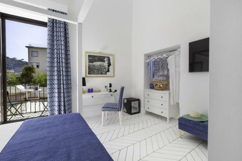 Hostal Iommella Luxury Rooms