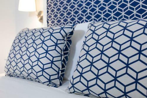 Hostal Iommella Luxury Rooms