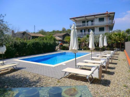 Apartment With Air Conditioning And Salt Pool