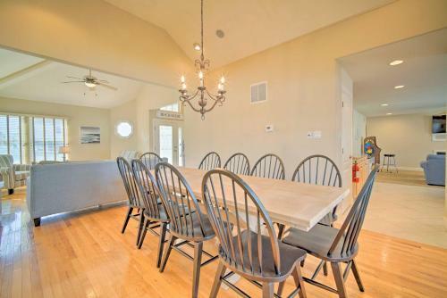 Spacious Brigantine Home About 1 Block To Beach!