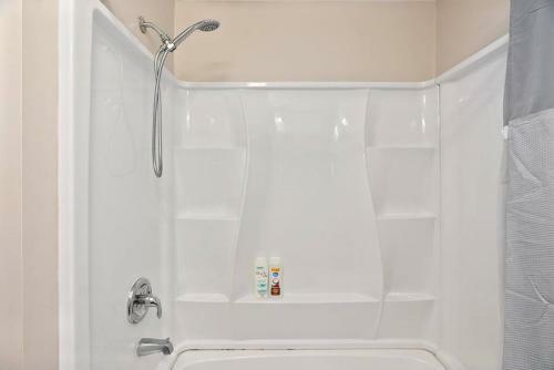 Unit A Front 1st Fl Beach Chic Patio Near Lighthouse AC