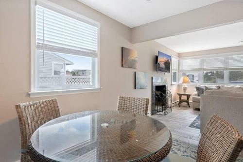 Unit A Front 1st Fl Beach Chic Patio Near Lighthouse AC