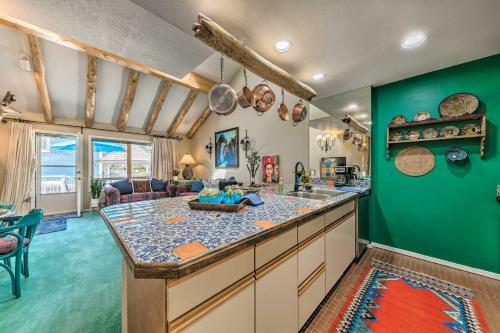 Eclectic Home With Deck 4 Mi To Ski Cloudcroft