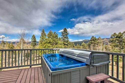 Scenic Angel Fire Retreat With Deck And Hot Tub!