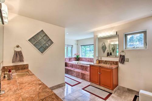 Scenic Angel Fire Retreat With Deck And Hot Tub!