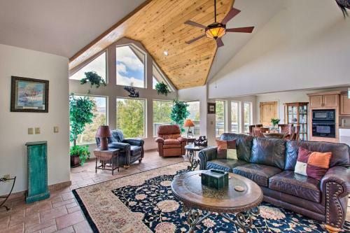 Scenic Angel Fire Retreat With Deck And Hot Tub!