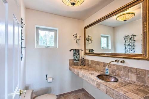 Scenic Angel Fire Retreat With Deck And Hot Tub!