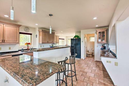 Scenic Angel Fire Retreat With Deck And Hot Tub!