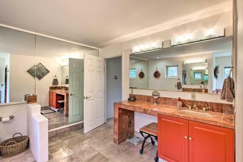 Scenic Angel Fire Retreat With Deck And Hot Tub!