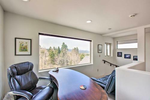 Scenic Angel Fire Retreat With Deck And Hot Tub!