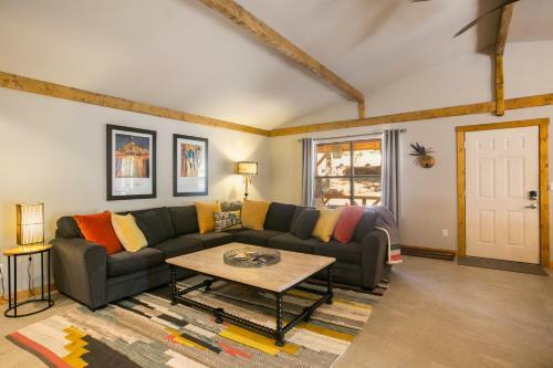 Beautiful Mountain Living At 9800 Above Sea Level