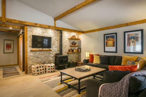 Beautiful Mountain Living At 9800 Above Sea Level