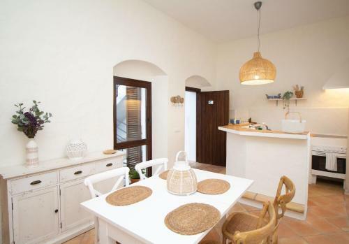 Tarifa Apartamentos Los Silos By Lightbooking