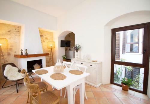 Tarifa Apartamentos Los Silos By Lightbooking