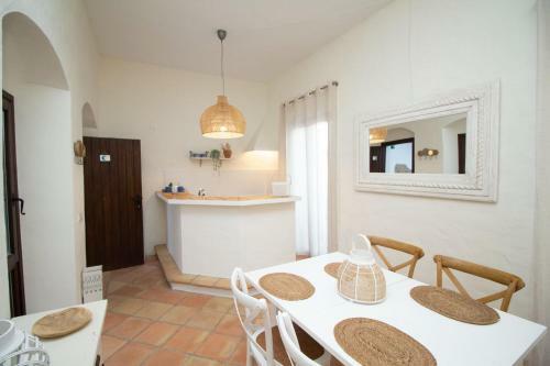 Tarifa Apartamentos Los Silos By Lightbooking