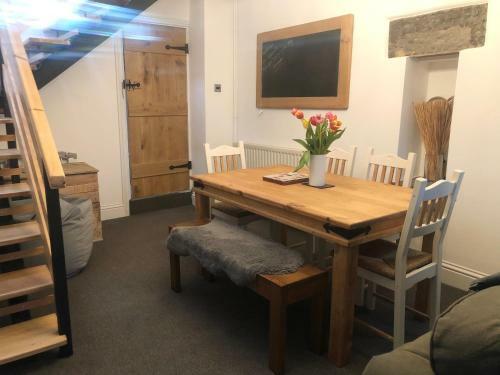 Primrose Cottage - Tideswell, Peak District
