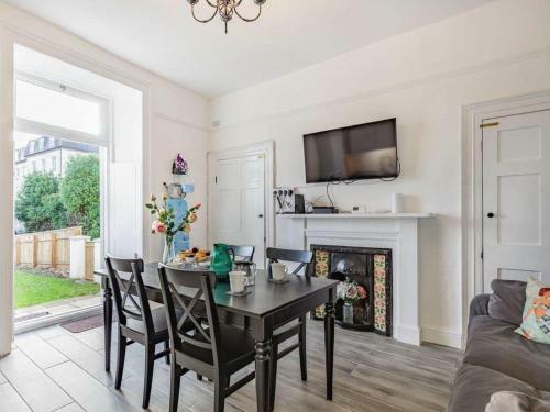 Impeccable Period 3-bed Villa In Torquay