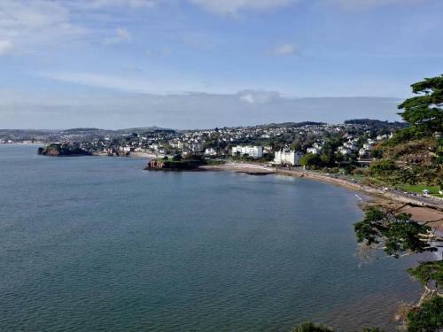 Impeccable Period 3-bed Villa In Torquay