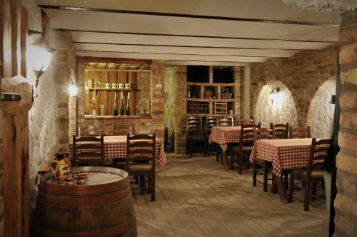 Hostal Hal�sz Airport Panzio