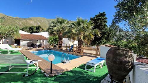 Villa Sceusa Con Piscina Privata