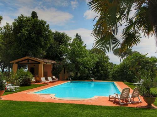 Beautiful Cottage In Sinalunga With Swimming Pool