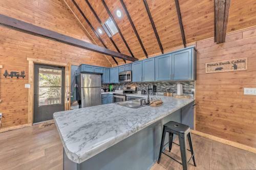 Woodsy New Mexico Abode With Fire Pit And Grill!