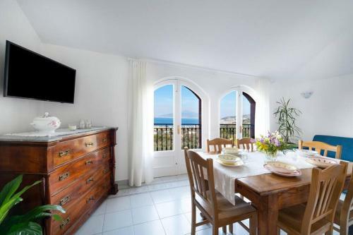 Sea View Rooftop Apartment With Jacuzzi & Garden