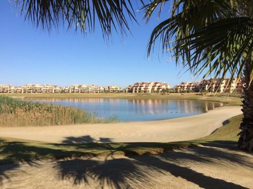 Luxury Spacious Apartment With Golf, Pool & Lake Views 5 Stars