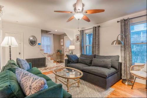 Cozy Kingston Ny 2 Bedroom Bliss