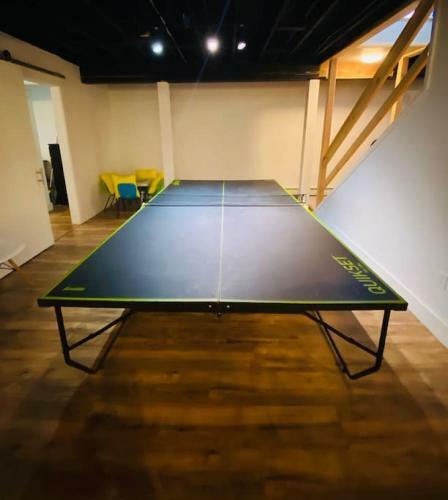 Modern, Spacious Lakeside Retreat In Narrowsburg