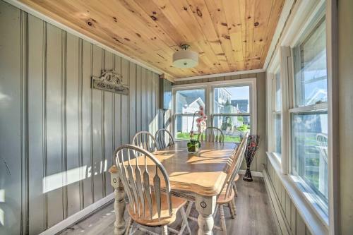 Saratoga Springs Cottage Fire Pit, Boat Dock