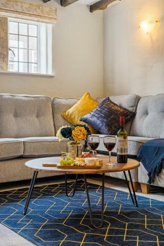 Characteristic 4 Bed Apartment In Windsor