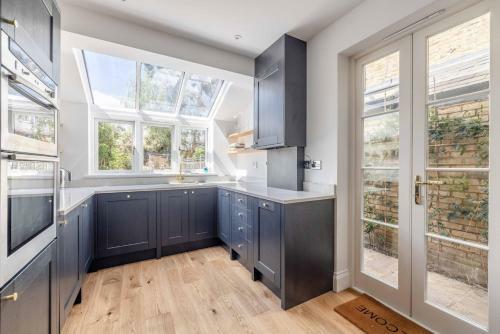 Stylish Victorian Home And Parking Only 5 Mins To Legoland